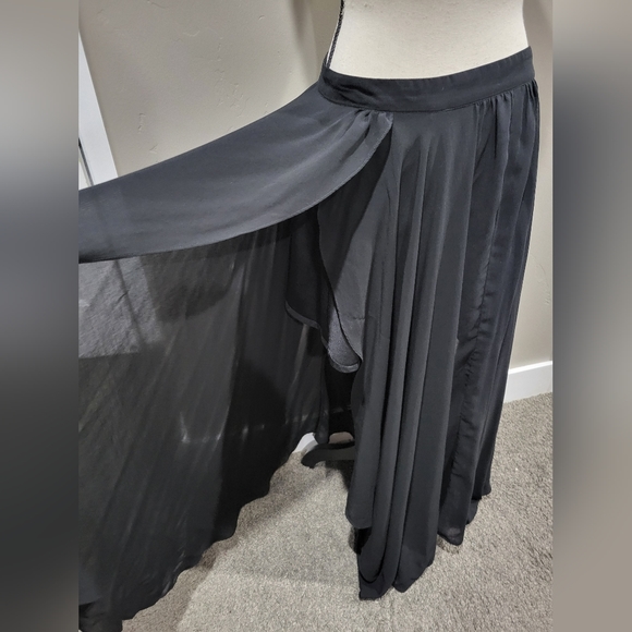 Black mini skirt with long sheer overlay - Picture 4 of 5
